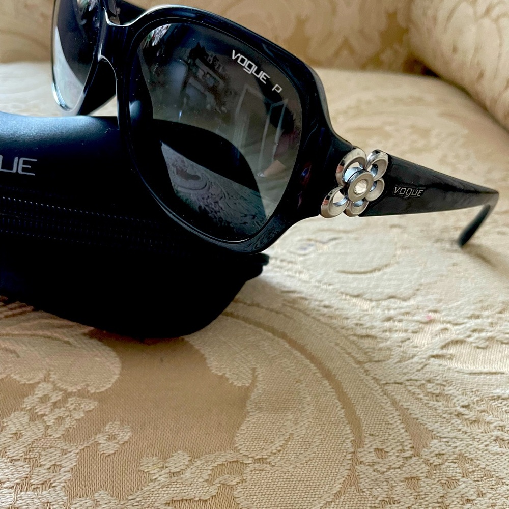COPY - Vogue Polarized sunglasses with case